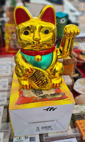 grand chat porte bonheur exceptionnelle réputé dans le monde entier